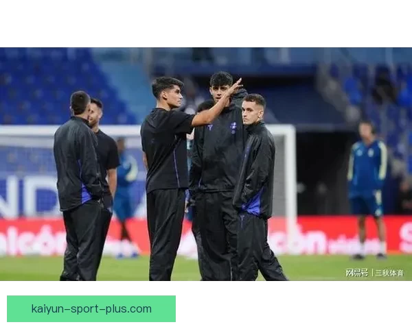 以弗里克：奥尔莫今日出任9号位表现出色曾两度胜任该位置状态极佳