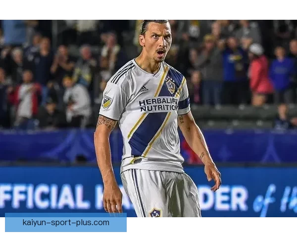 以萨福诺夫自述门将风格朗斯防守不给对手破门机会