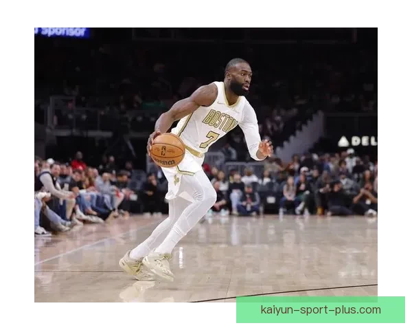 布朗赛季第33次砍三十分追平皮尔斯纪录坦言面对雷霆渴望全力取胜